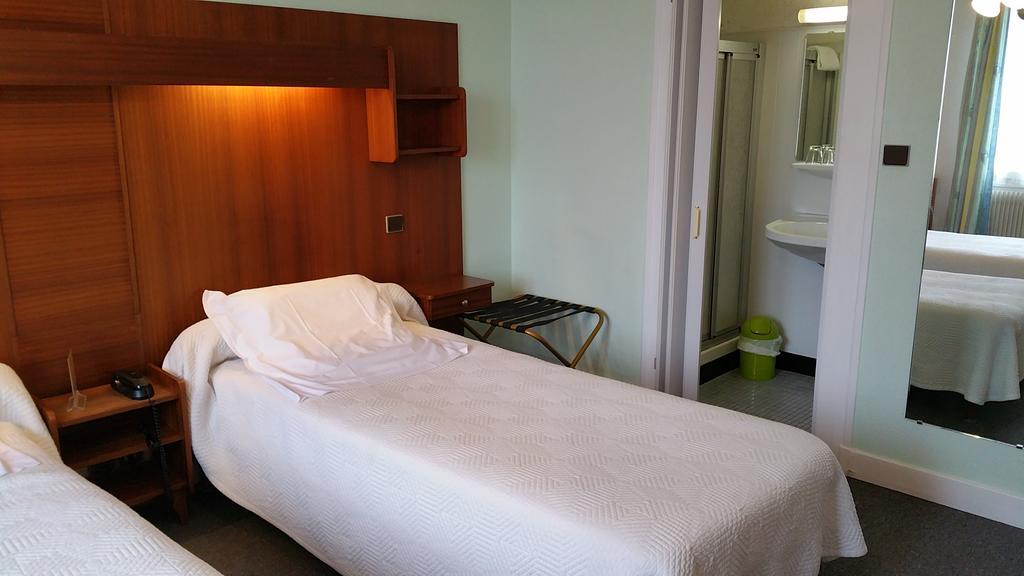 Hotel A Notre Dame La Châtre Zewnętrze zdjęcie
